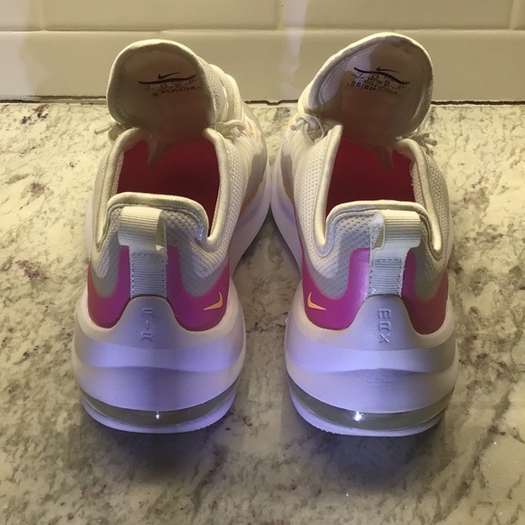 SOLD!! Nike Air Maxis 💛 size 7 💛 —NWT! - Picture 6 of 15